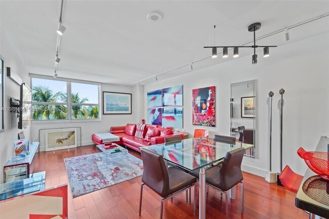 Building Photo - 650 West Ave