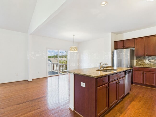 Building Photo - 656 Abbey Village Cir