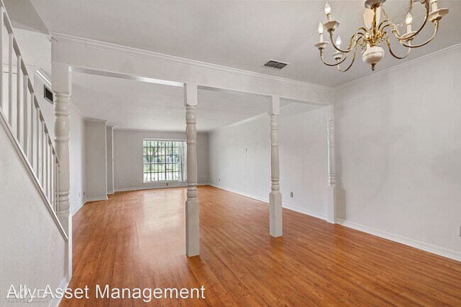 Building Photo - 3 br, 2 bath House - 203 Stratmore