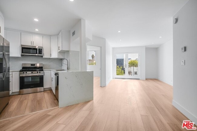 Building Photo - 11675 Darlington Ave