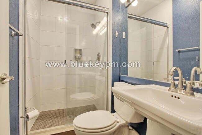 Building Photo - 2 Bed, 2 Bath Condo with Roof Top Patio, Covered Balcony and Secure Garage