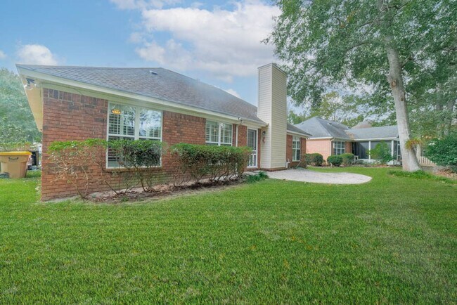 Building Photo - Available Soon!