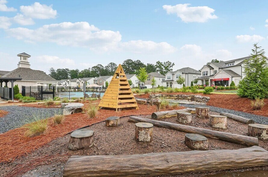 Building Photo - 3453 Hillyard Dr