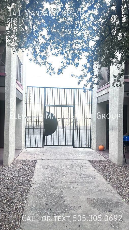 Building Photo - 141 Manzano St NE