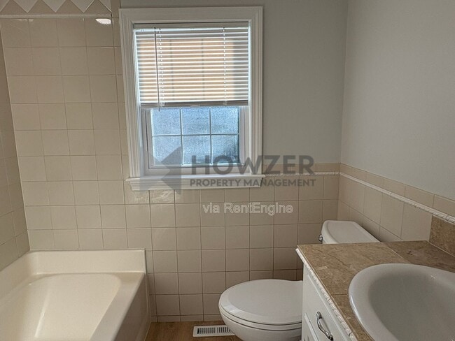 Building Photo - 4 Short Way