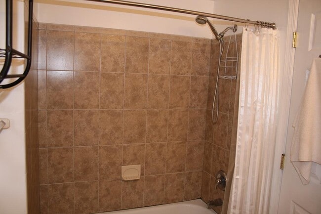 Bathroom - 1535 9th St NW