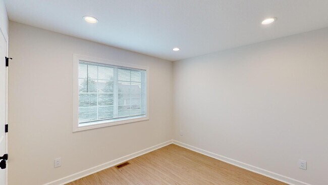 Building Photo - 3 Bedroom End Unit