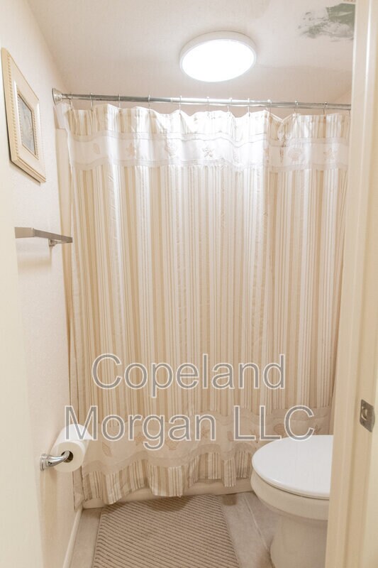 Building Photo - 1000 Cove Cay Dr