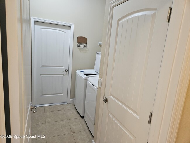 Building Photo - 3839 Poseidon Way