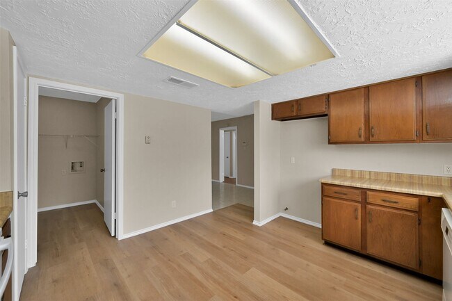 Building Photo - 4718 Cypressdale Dr