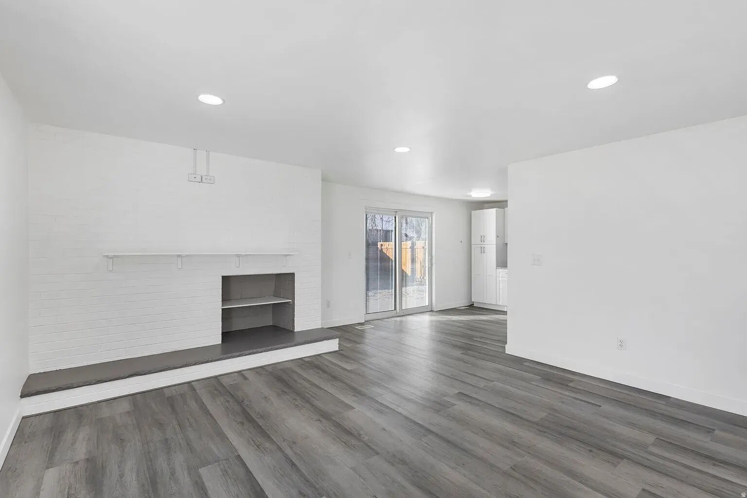 Building Photo - 6876 S 90 E