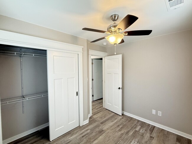 Building Photo - 115A Montrose Dr