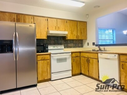 Building Photo - 1010 Stonybrook Cir