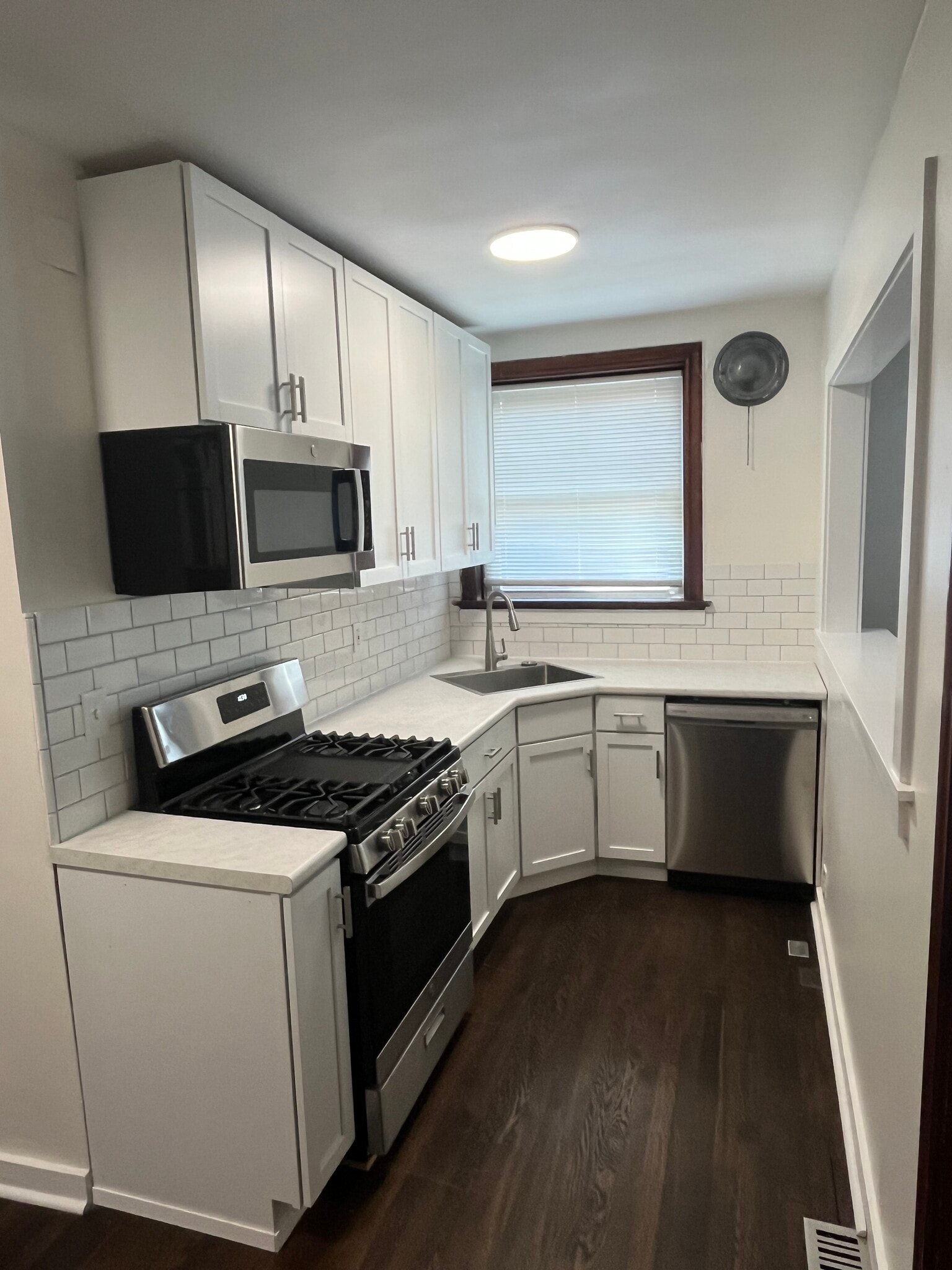 Kitchen - 4932 Potomac St