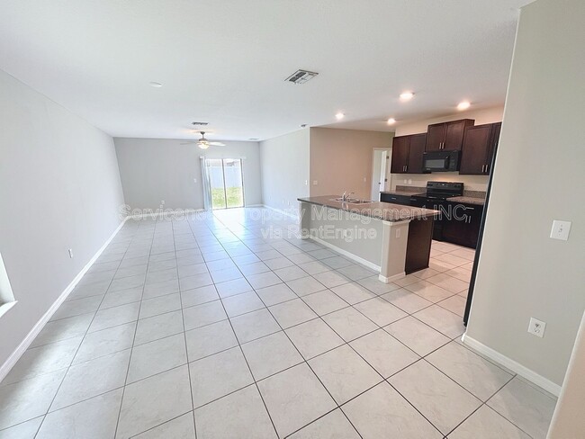 Building Photo - 3721 Daisy Bloom Pl