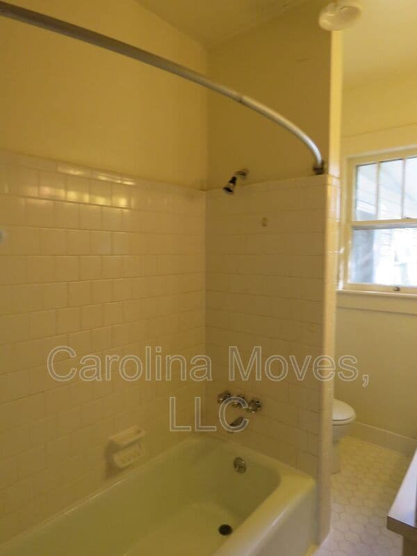 Building Photo - 26 E Main St