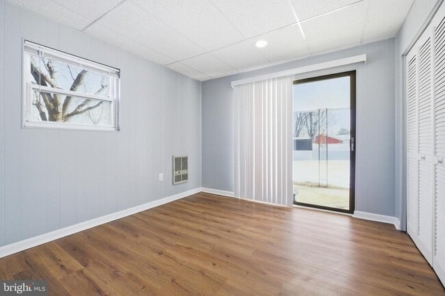 Building Photo - 444 Carrollton Dr