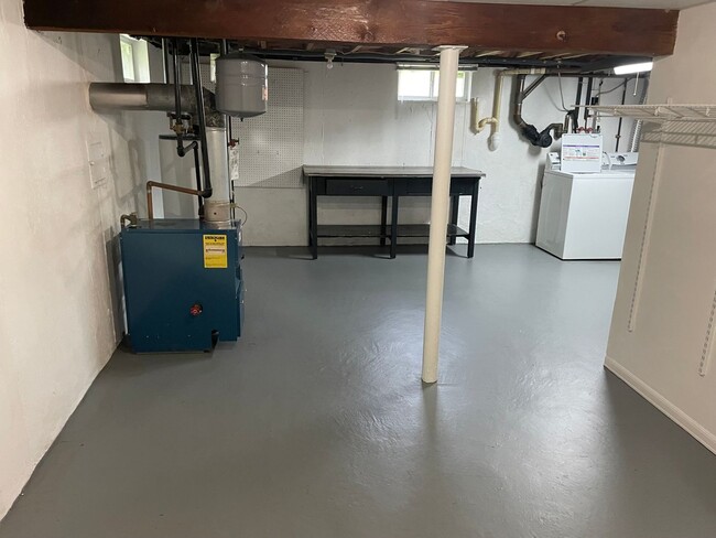 Building Photo - Single Family Home For Rent in North Kingstown!