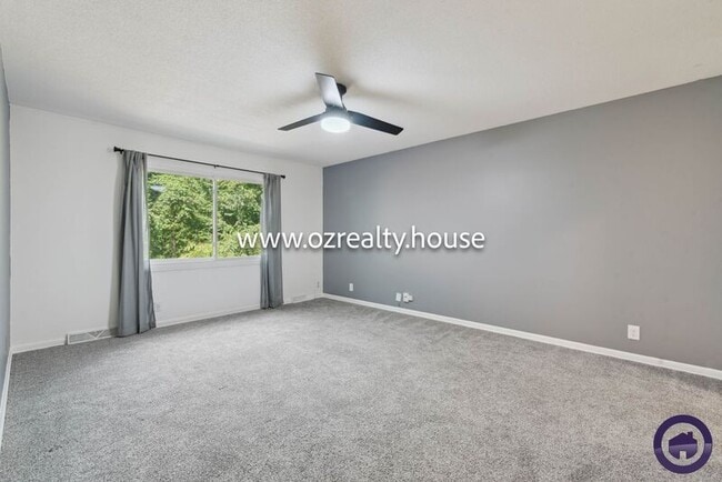 Building Photo - 5537 Willowood Ct