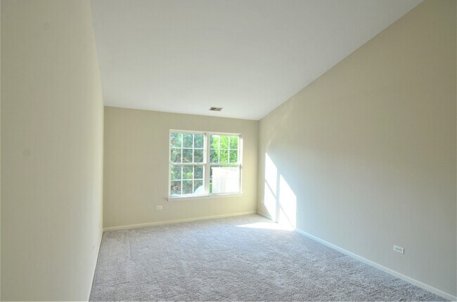 Building Photo - 2843 Rutland Cir