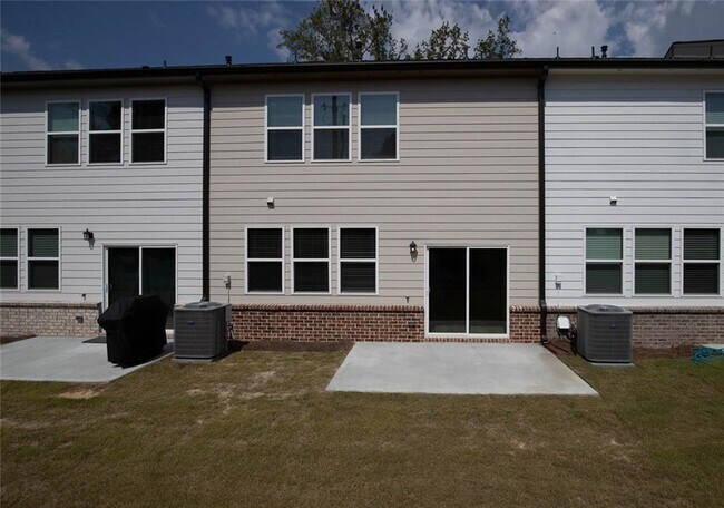 Building Photo - 2425 Livi Ln