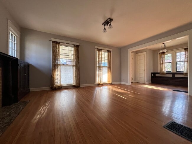 Building Photo - 710 S Fess Ave