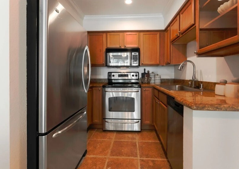 Kitchen - 364 Eastridge Dr