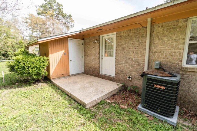 Building Photo - 2418 Atlas Rd