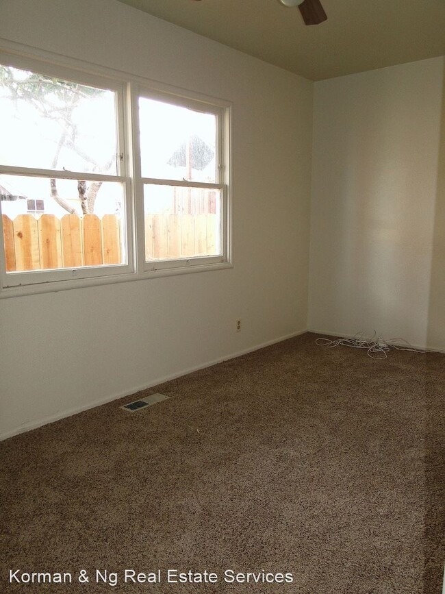 Building Photo - 2 br, 1 bath House - 432 Everett St.