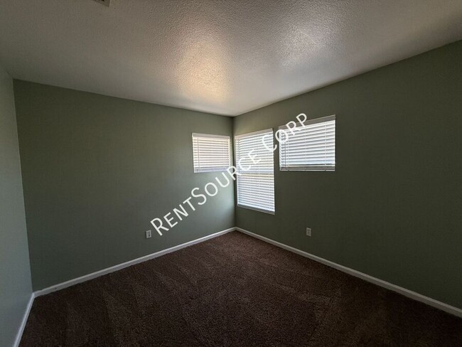 Building Photo - 1602 W Ave H-4