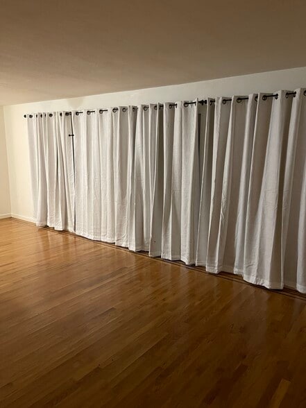 Building Photo - 1222 Sir Francis Drake Blvd