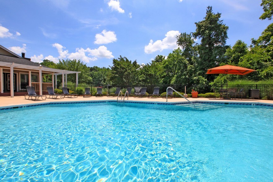 Sedgefield Apartments 4755 Country Club Rd WinstonSalem NC 27104