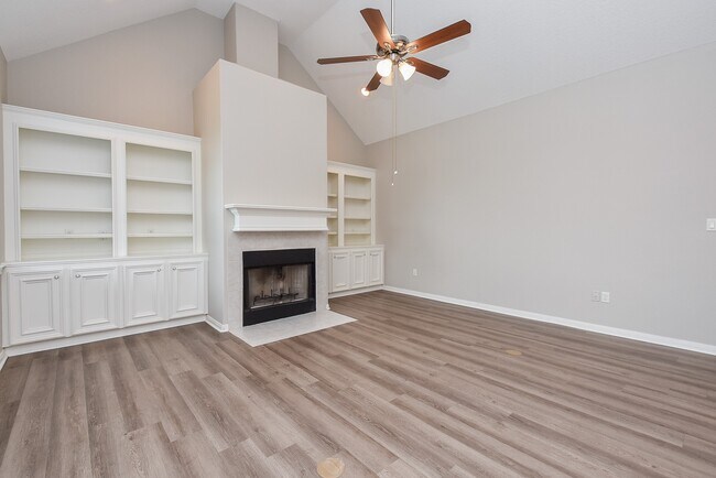Building Photo - 11102 Waxwing St