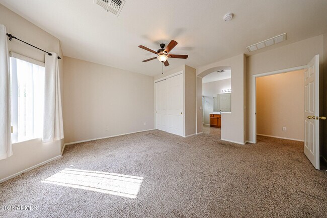 Building Photo - 8442 W Mary Ann Dr