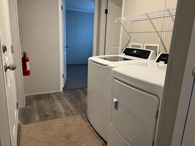 Building Photo - 50 Ash Ave