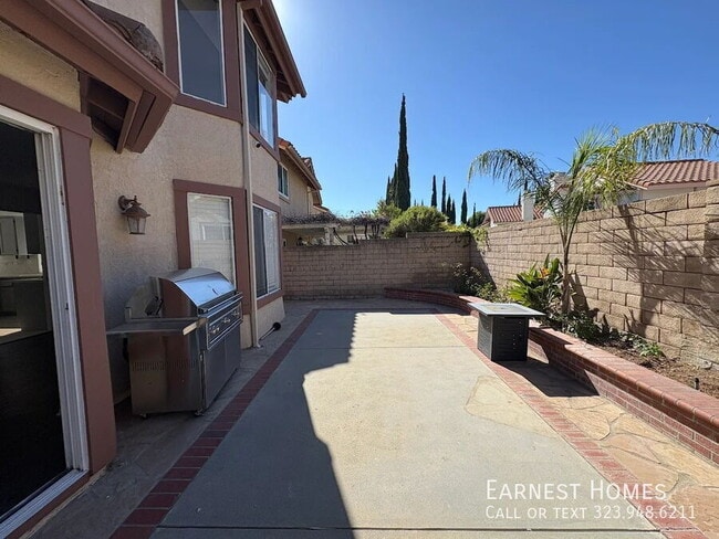 Building Photo - 12015 Stone Gate Way