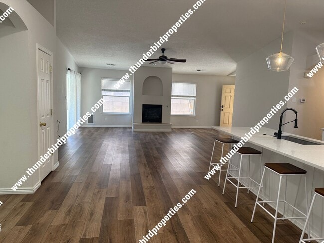 Building Photo - Beautiful 4 bedroom in Ventana Ranch