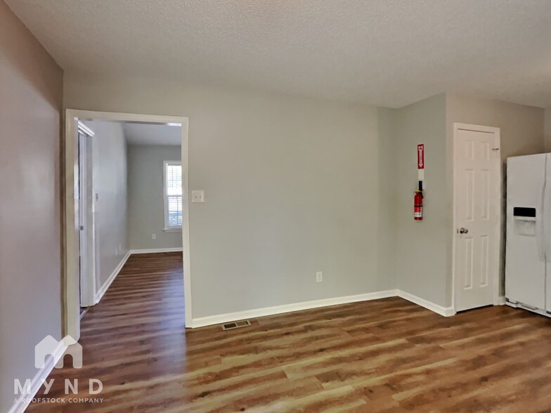 Building Photo - 123 Cambridge Elm Dr