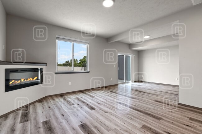 Building Photo - 14321 E 13th Ave