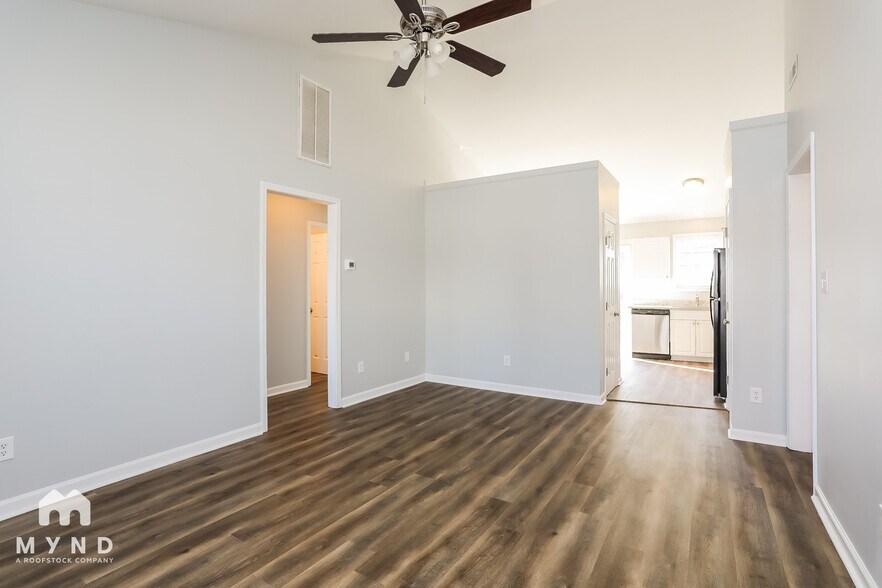 Building Photo - 1256 Sweetgrass St