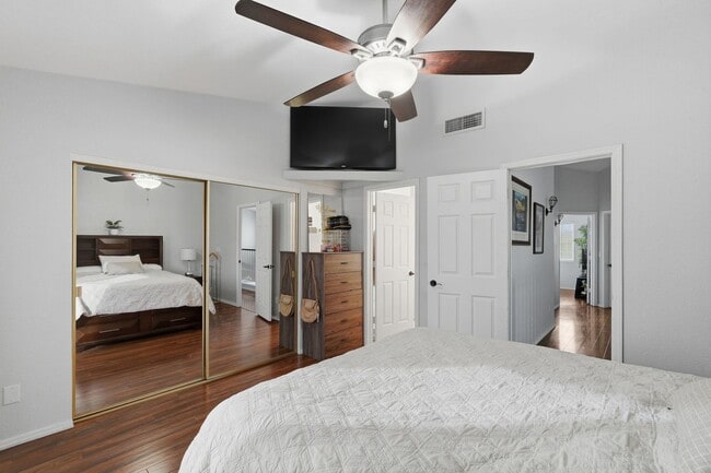 Building Photo - FURNISHED 2 Bedrooms plus den/loft & Private Pool