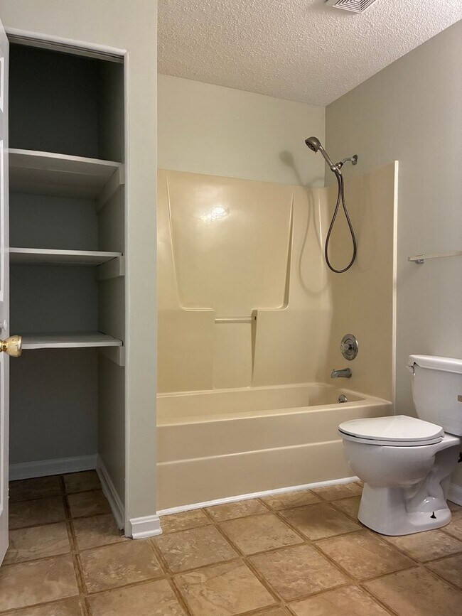 Building Photo - ***NEW Price***