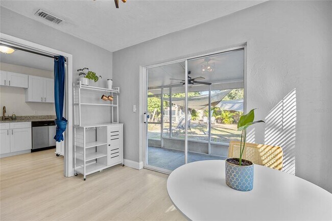 Building Photo - 1513 56th Ave N