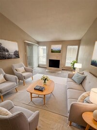 Building Photo - 700 Thicket Ln