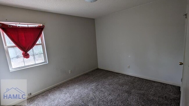 Building Photo - 132 Rolland St