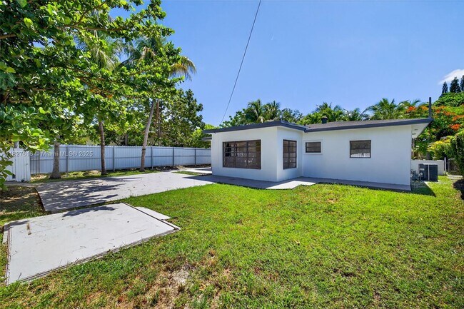 Building Photo - 17150 NE 18th Ave