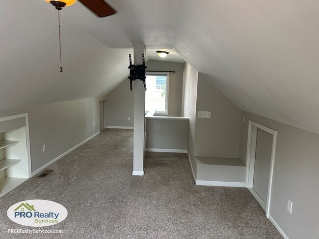 Building Photo - 4 Bedroom House in St. Louis Park