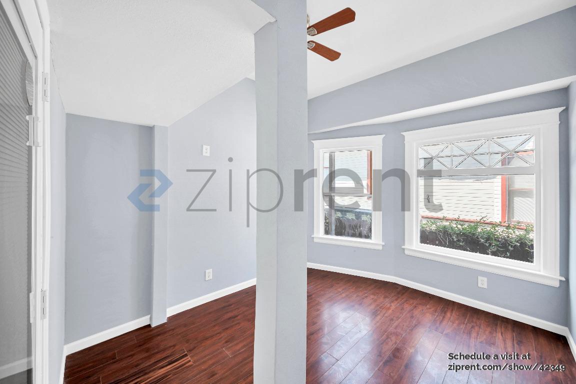 Building Photo - 2121 Portland St