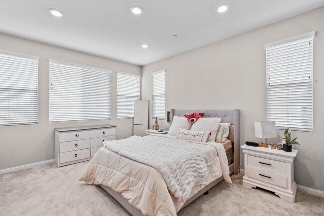 Building Photo - 2098 Bluestone Cir