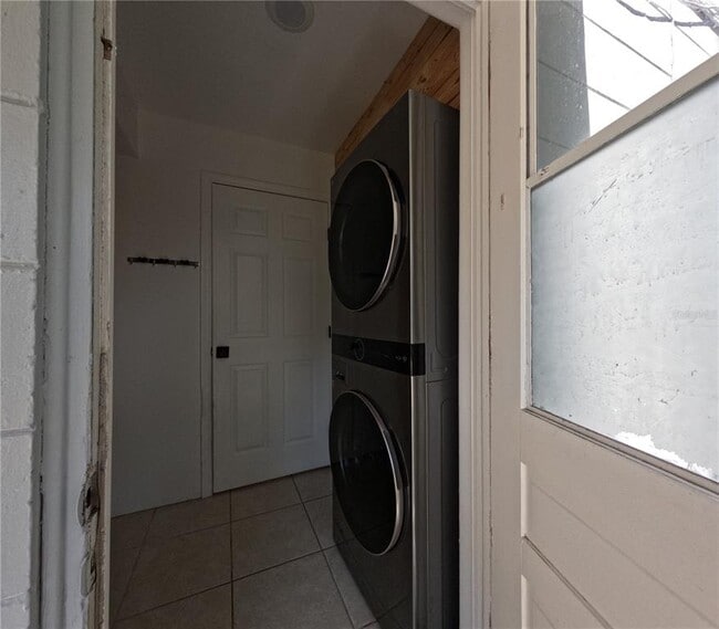 Building Photo - 809 Plumosa Ave